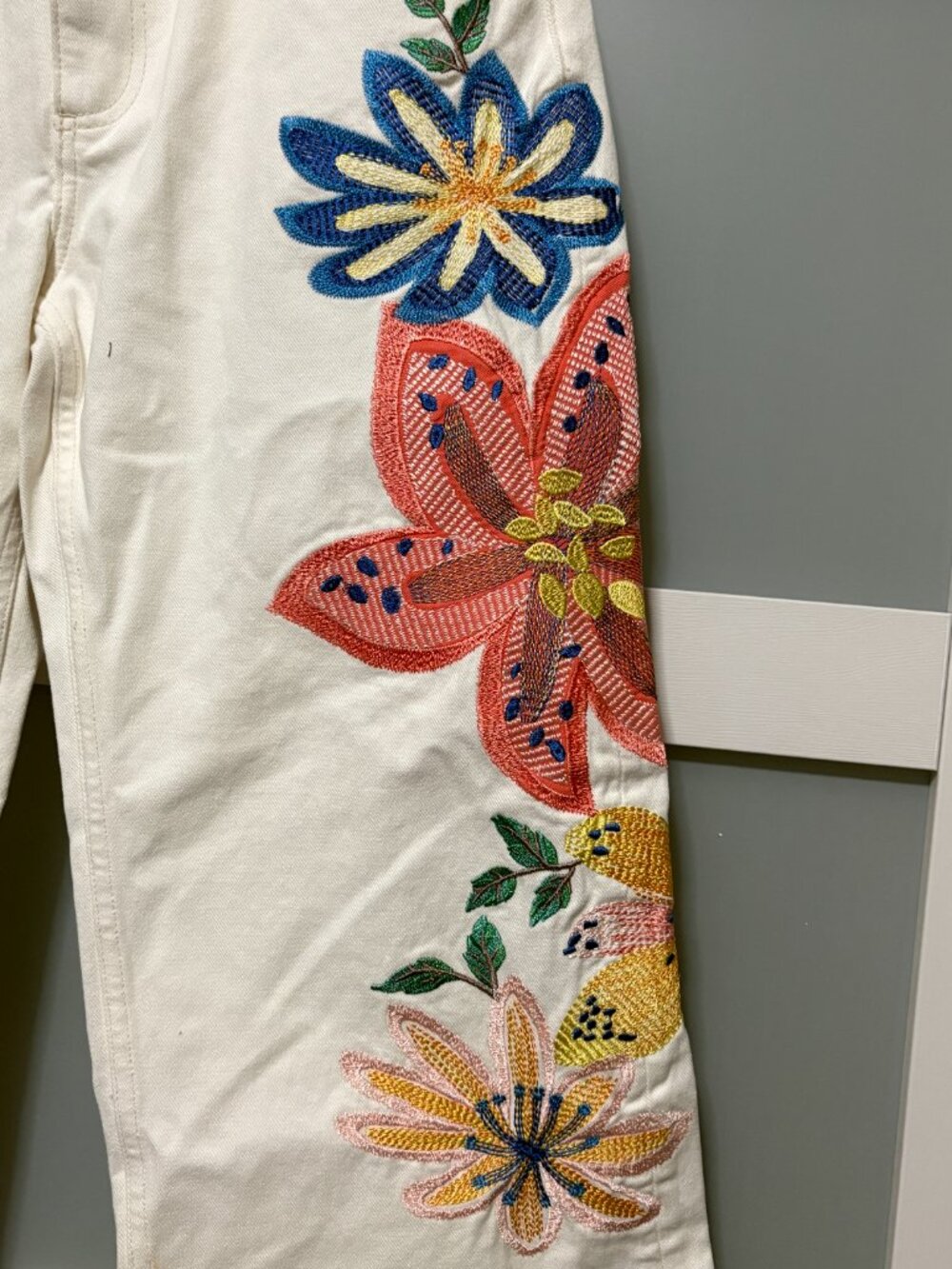 Ramy Brook Embroidered Amber Staight Leg Ankle Jeans Floral  sz 28  NWT NEW - Picture 4 of 7